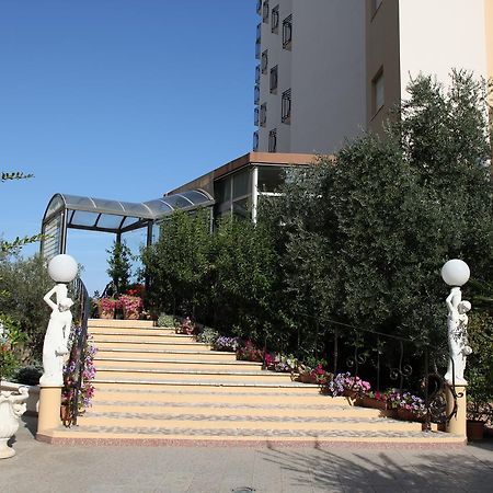 Hotel Plaza Llido Degli Estensi Buitenkant foto