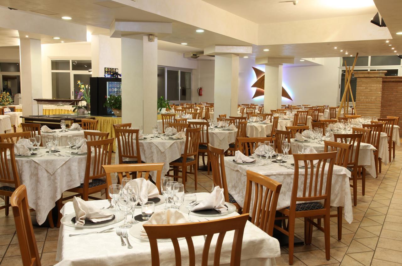 Hotel Plaza Llido Degli Estensi Buitenkant foto