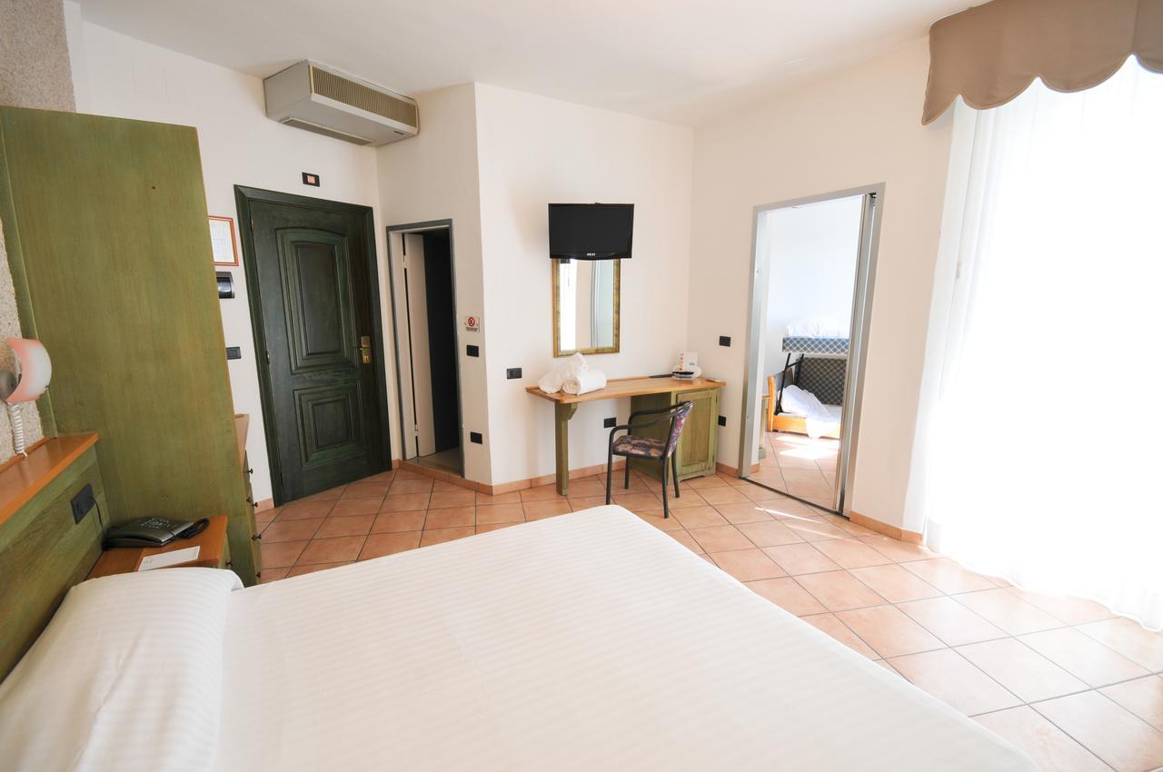 Hotel Plaza Llido Degli Estensi Buitenkant foto