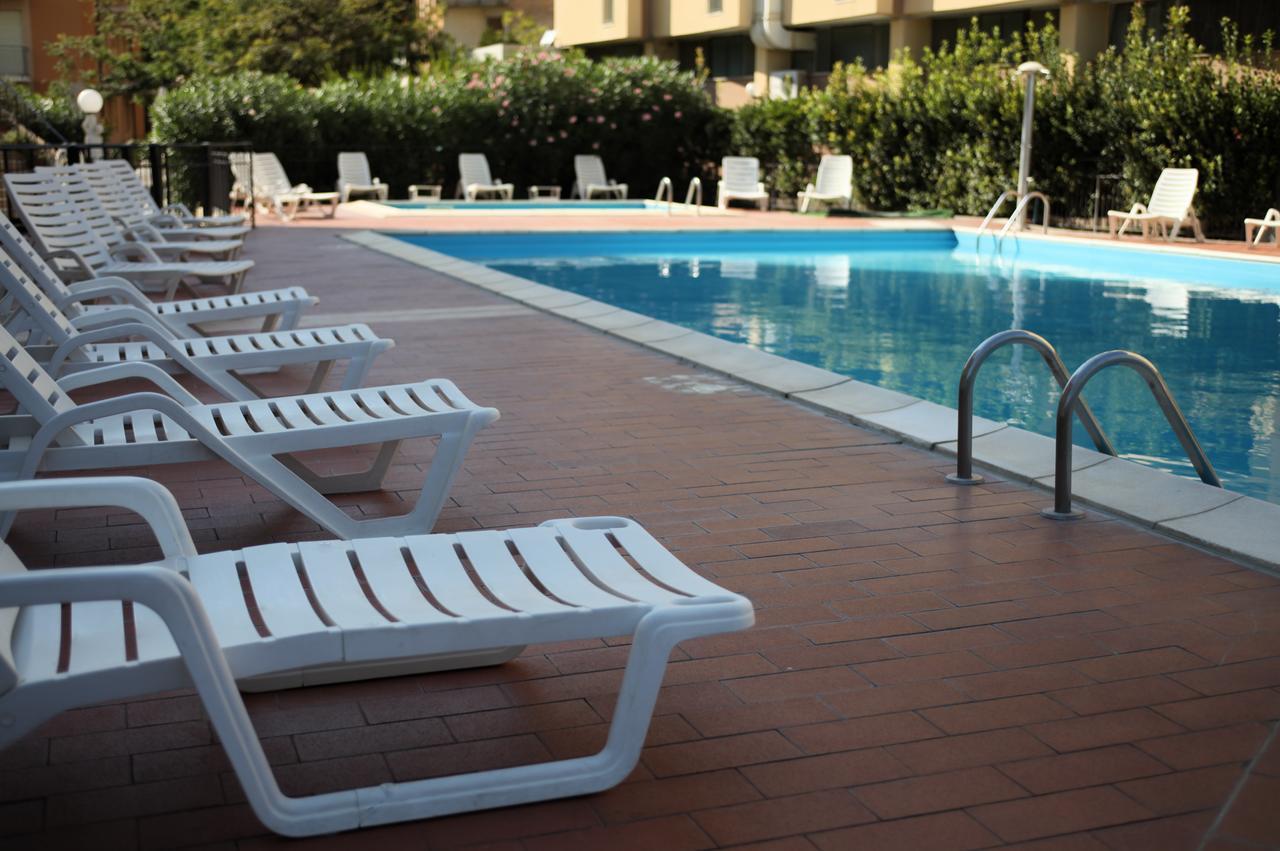 Hotel Plaza Llido Degli Estensi Buitenkant foto