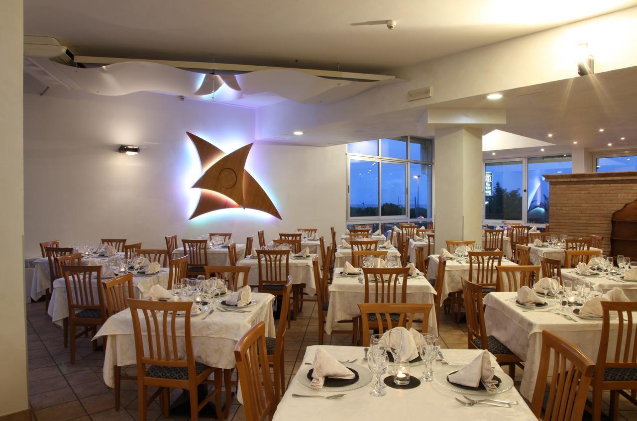 Hotel Plaza Llido Degli Estensi Buitenkant foto