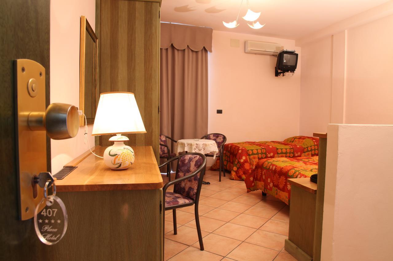 Hotel Plaza Llido Degli Estensi Buitenkant foto