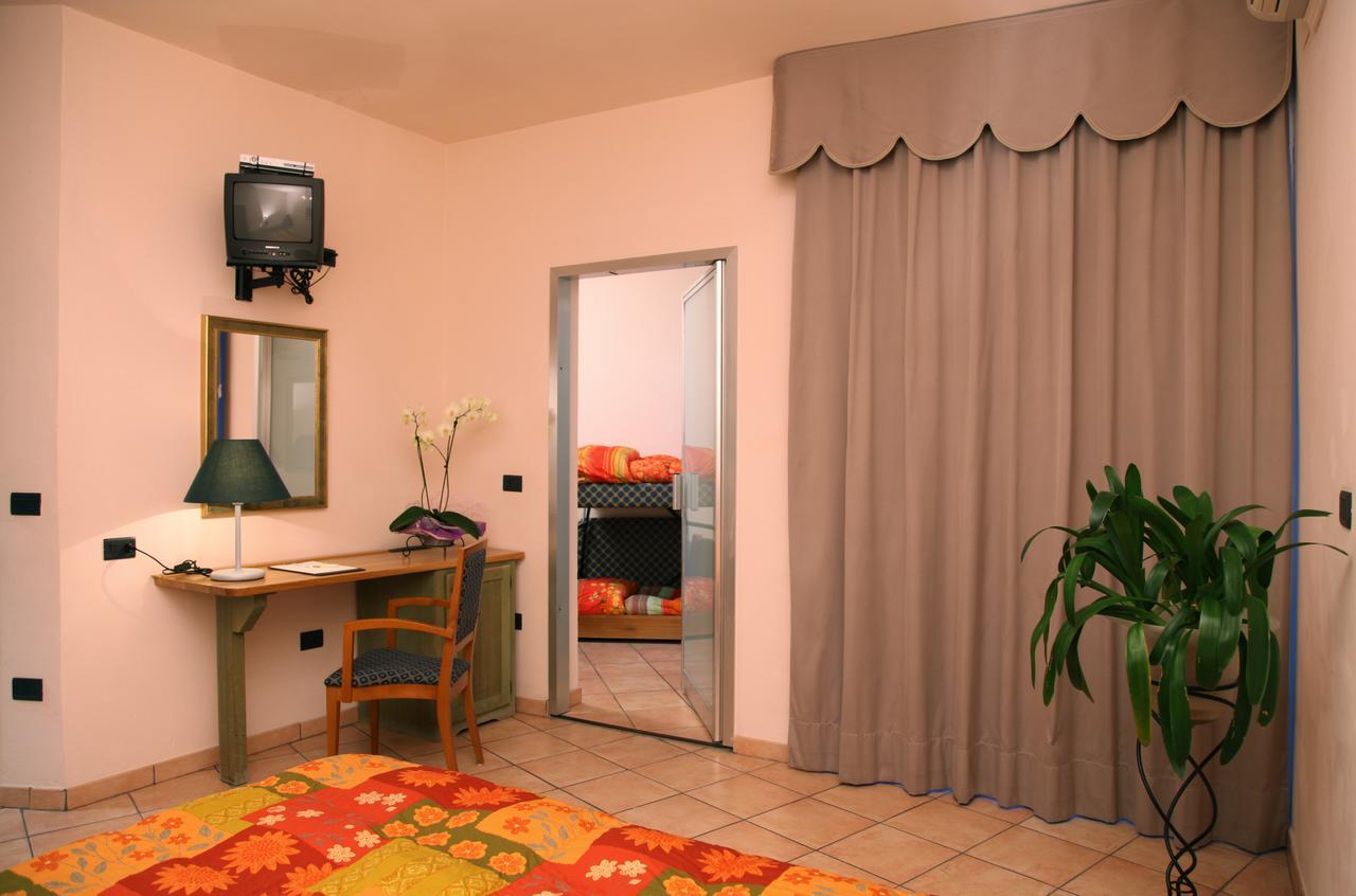 Hotel Plaza Llido Degli Estensi Buitenkant foto