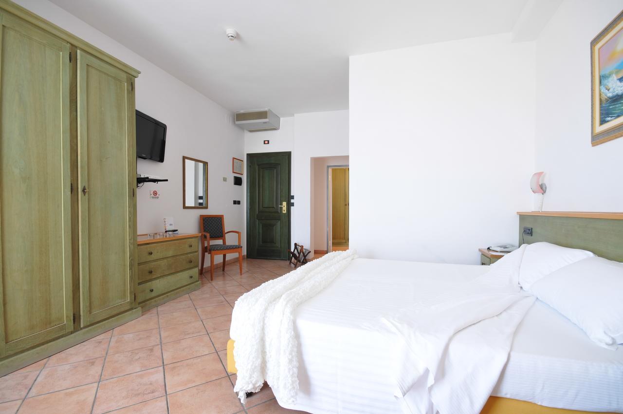 Hotel Plaza Llido Degli Estensi Buitenkant foto