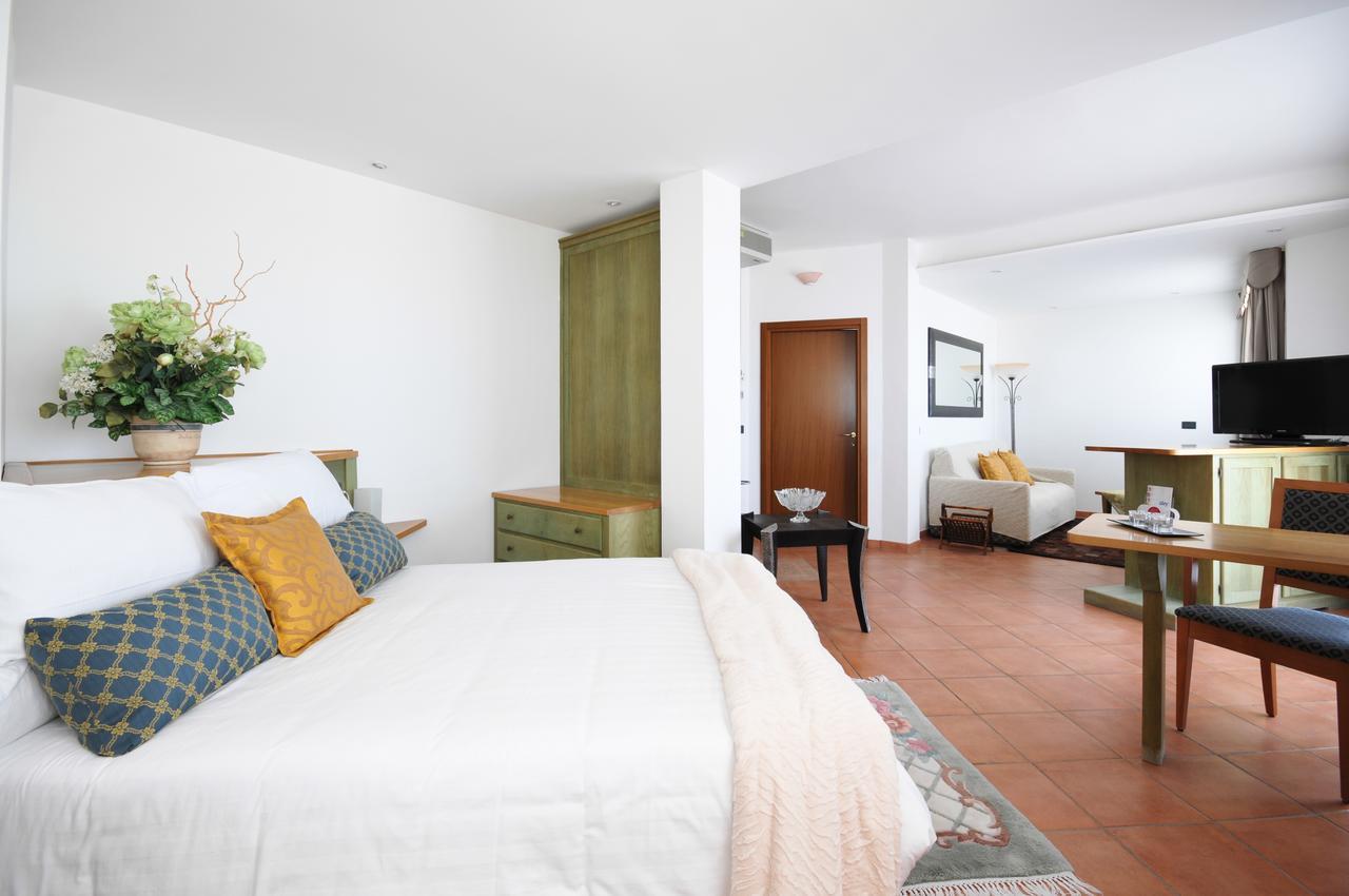 Hotel Plaza Llido Degli Estensi Buitenkant foto