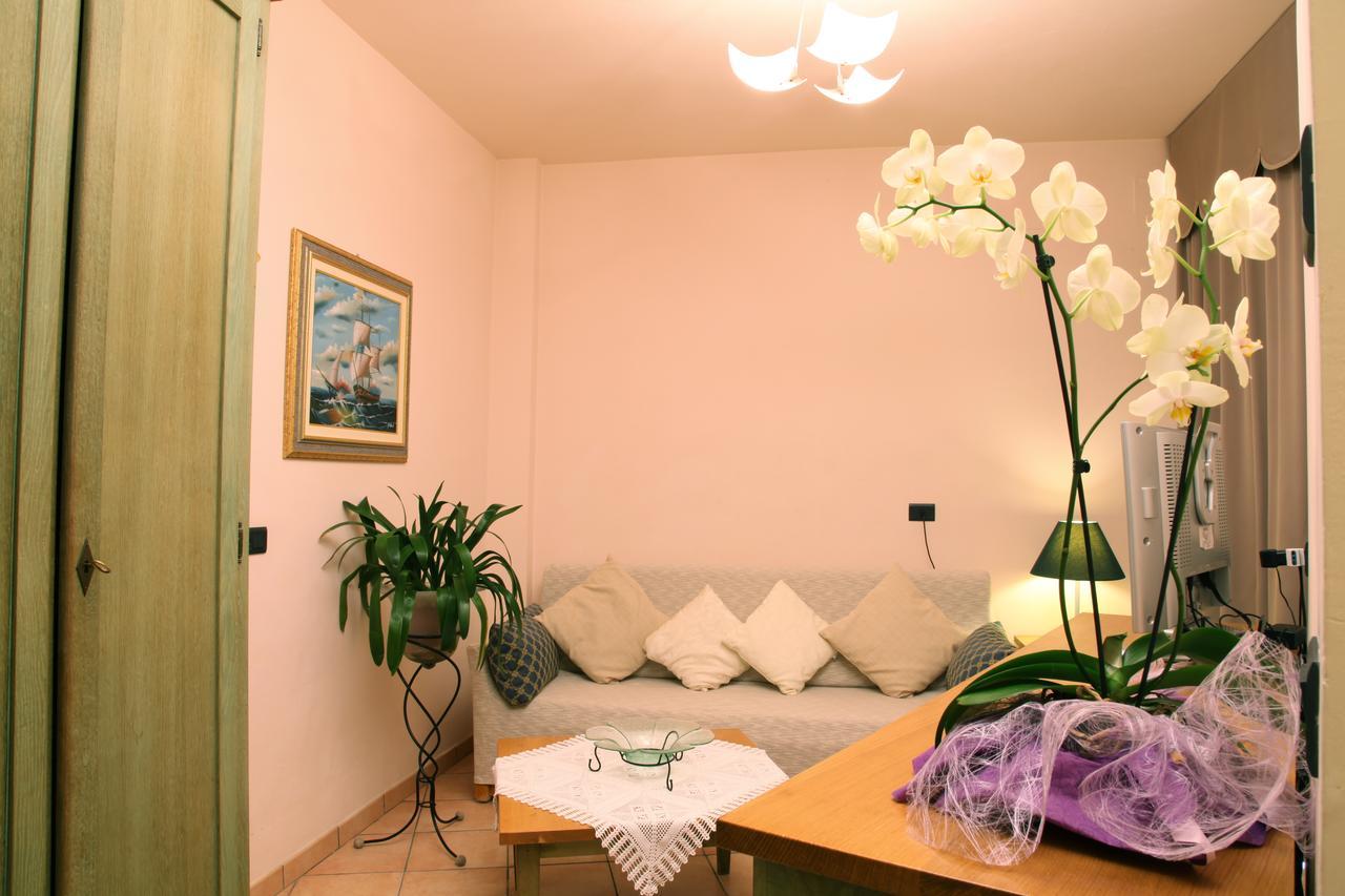 Hotel Plaza Llido Degli Estensi Buitenkant foto